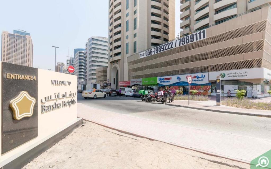 Lavish Partition In Barsha Heights Near Internet Metro Homestay