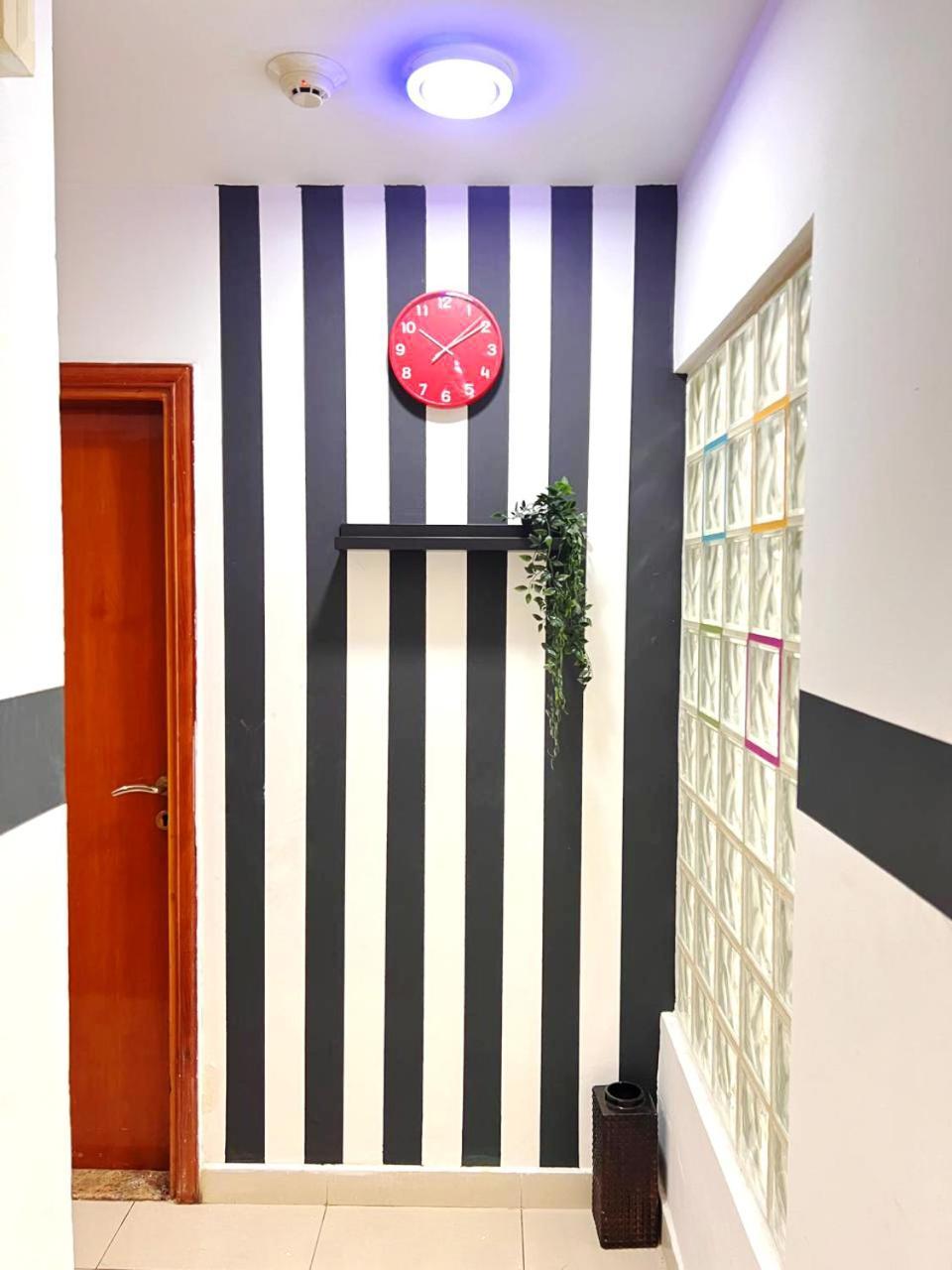Lavish Partition In Barsha Heights Near Internet Metro