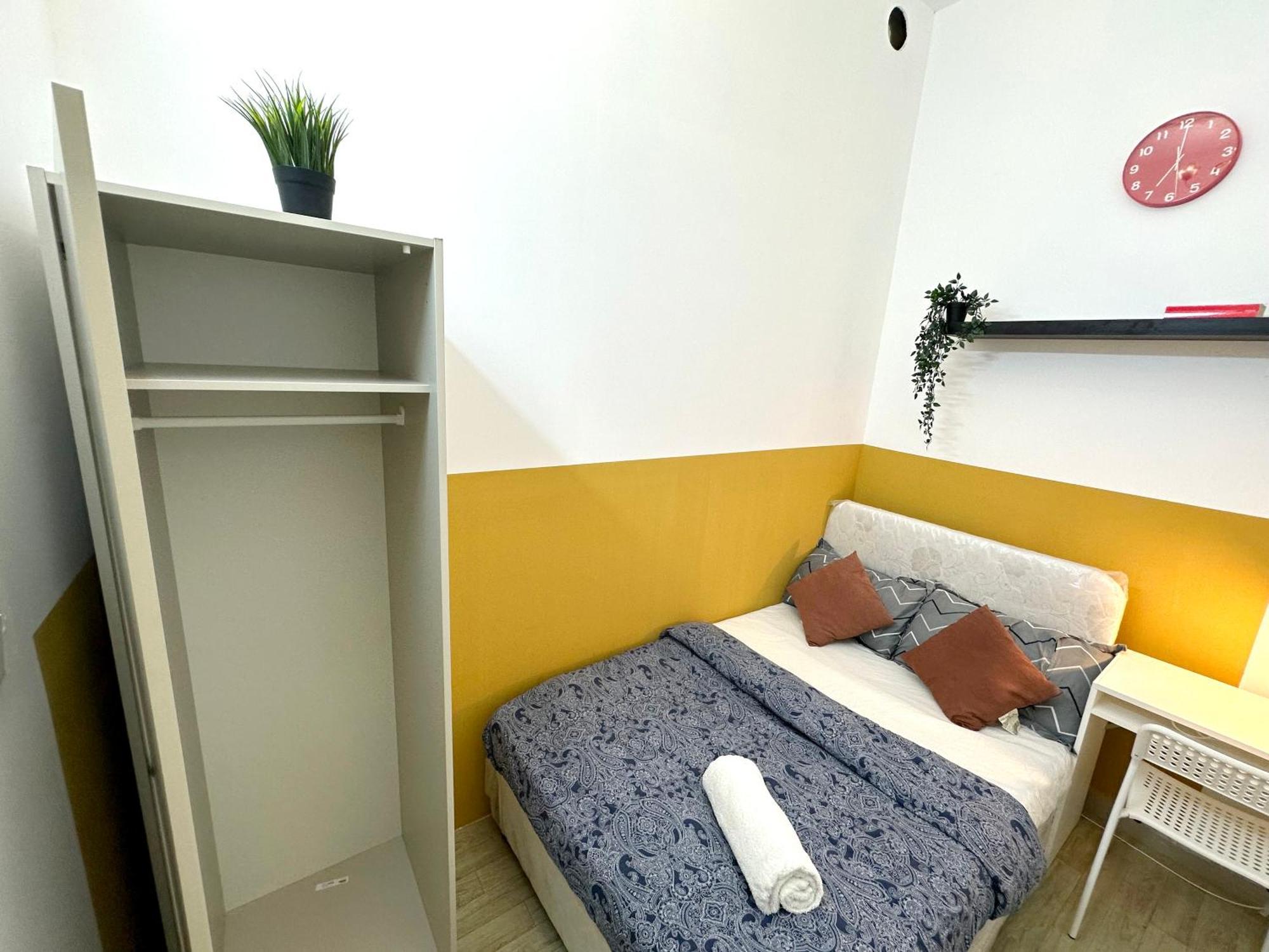 Homestay Lavish Partition In Barsha Heights Near Internet Metro
