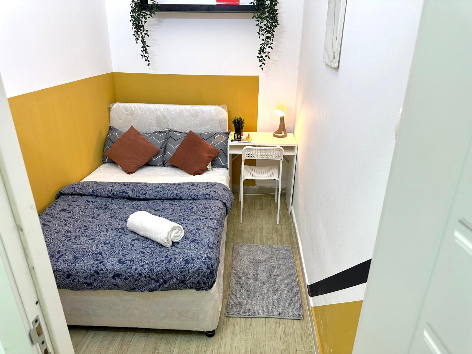 Lavish Partition In Barsha Heights Near Internet Metro Homestay