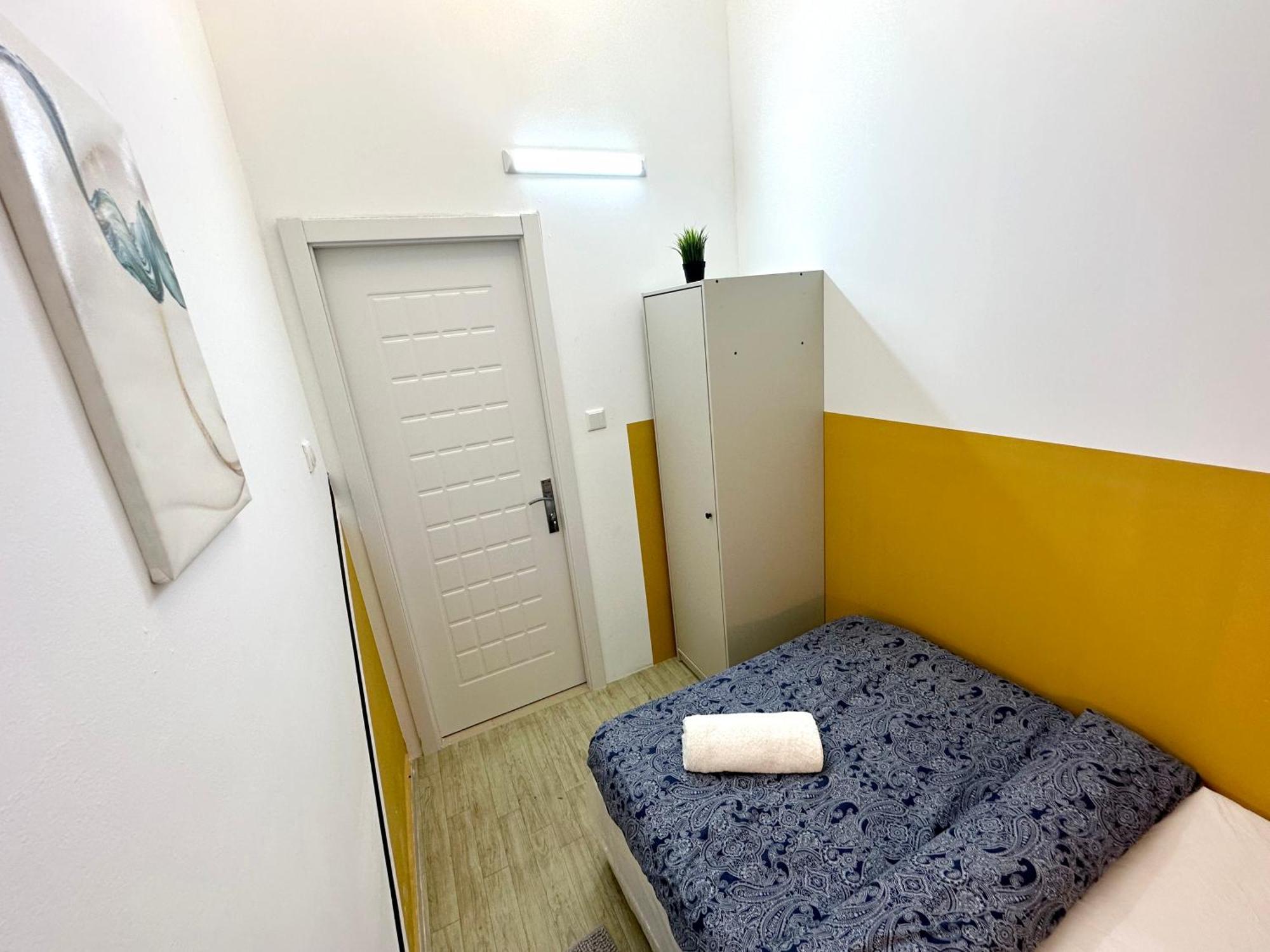 Homestay Lavish Partition In Barsha Heights Near Internet Metro *