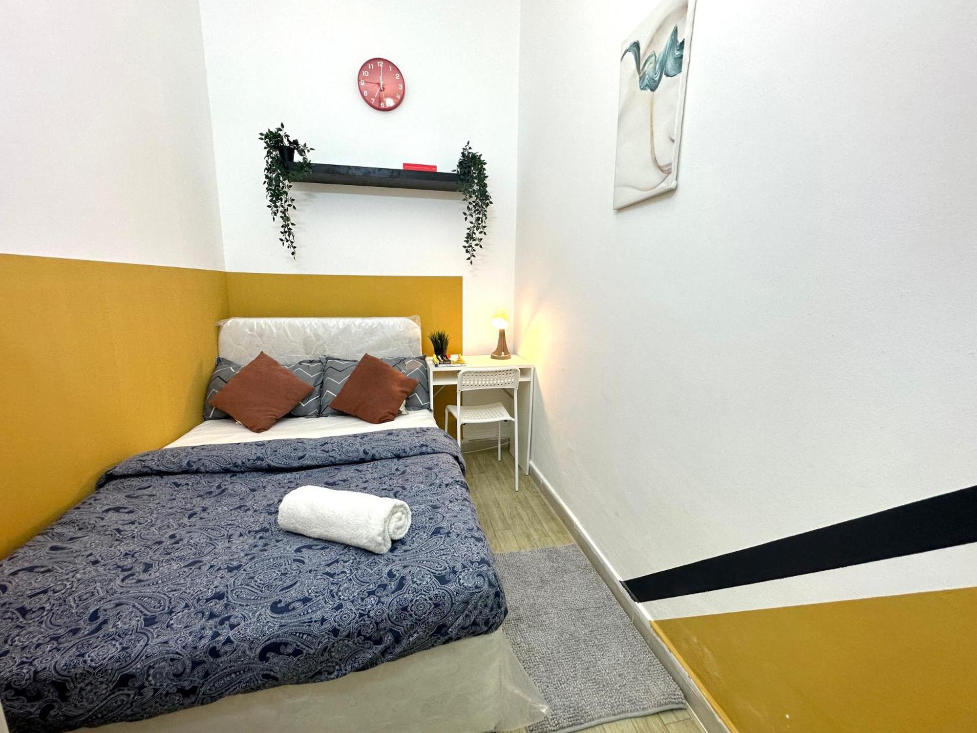 Homestay Lavish Partition In Barsha Heights Near Internet Metro